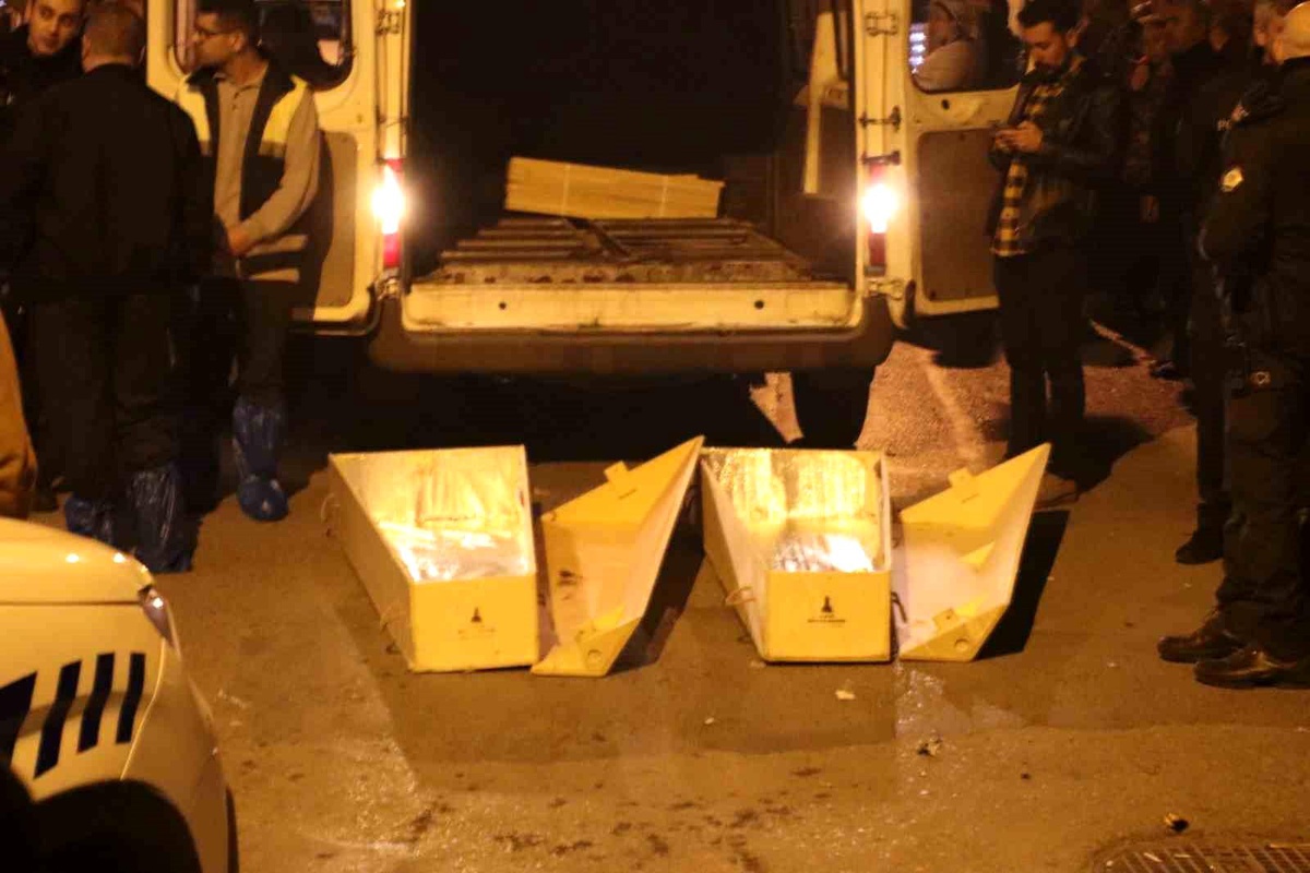 İzmir\'de Boşanma Aşamasındaki Karısını Vuran Şahıs, Kendini de Öldürdü