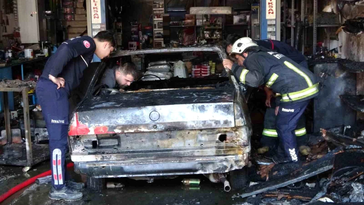 Manavgat\'ta Otomobil Aksesuar İşletmesinde Yangın Çıktı