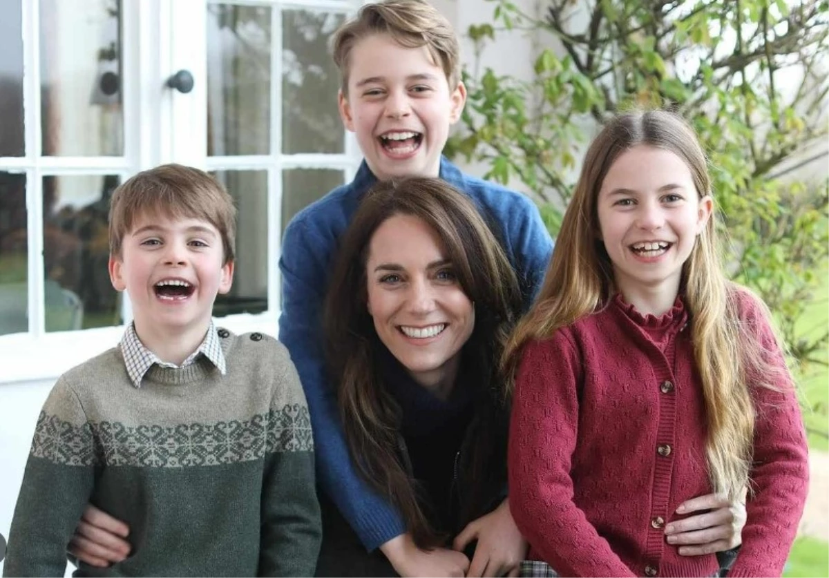 Prenses Kate, Anneler Günü Fotoğrafı İçin Özür Diledi