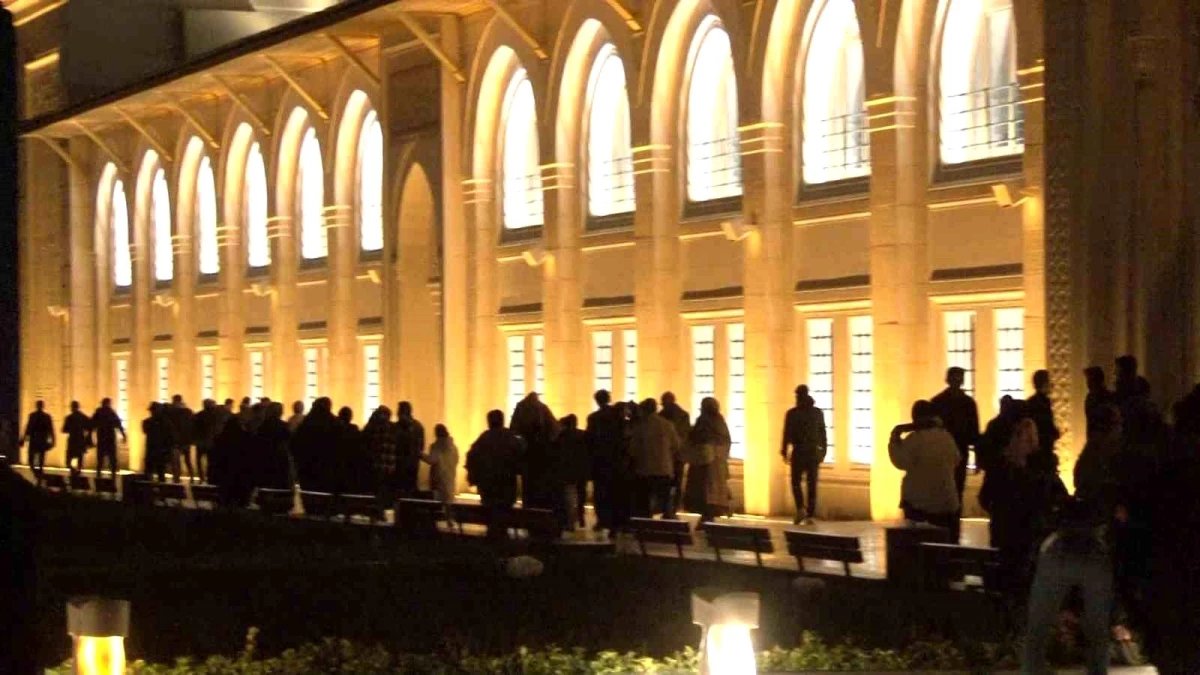 Ramazan Ayında İlk Teravih Namazı Büyük Çamlıca Camisi\'nde Kılındı