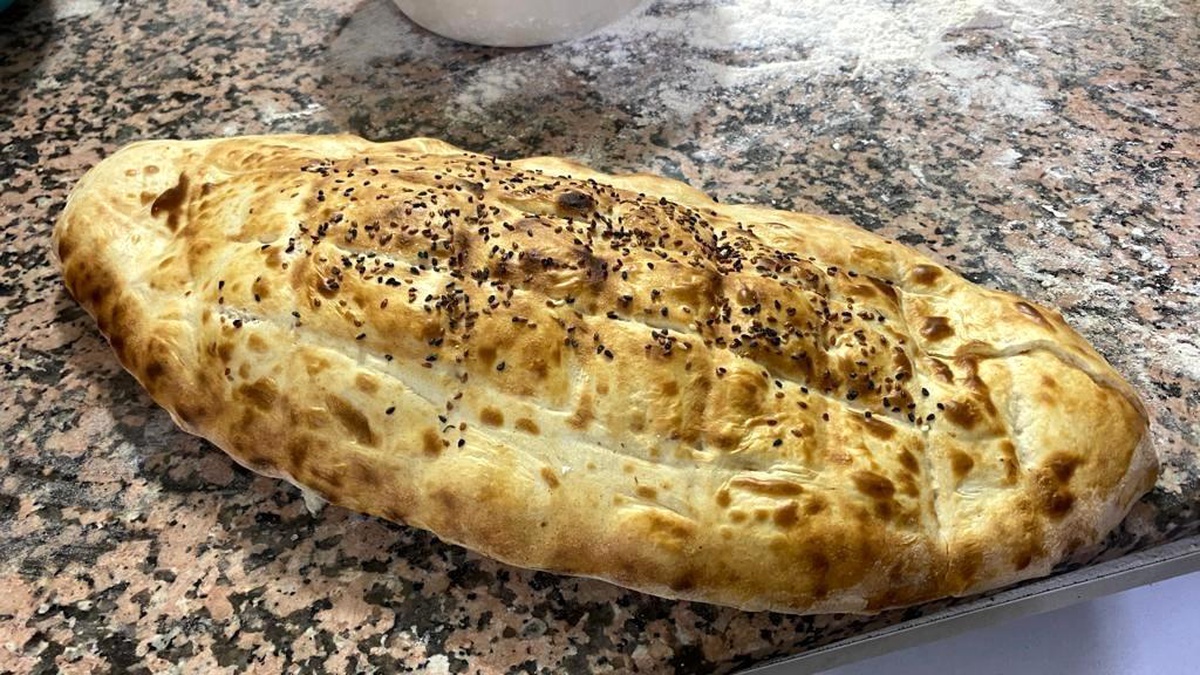 Aydın\'da Ramazan Ayının İlk Gününde Sıcak Pide Kuyruğu