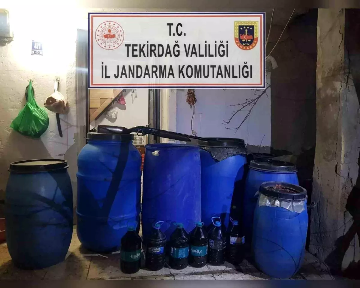 Tekirdağ\'da 1 Ton 150 Litre El Yapımı Şarap Ele Geçirildi