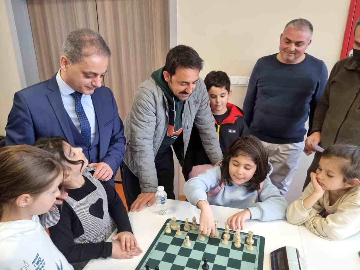 Erzincan\'da düzenlenen 14 Mart Tıp Bayramı Satranç Turnuvası