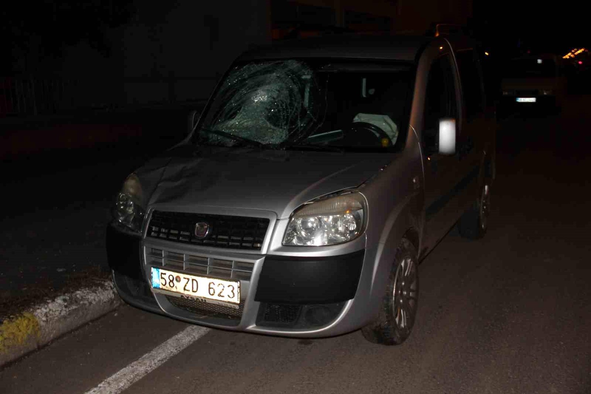 Sivas\'ın Zara ilçesinde trafik kazası: Yaya ağır yaralandı