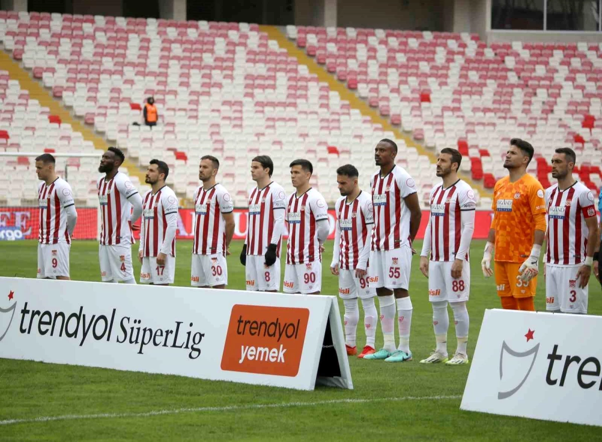 Sivasspor\'un 6 maçlık yenilmezlik serisi Alanyaspor mağlubiyetiyle sona erdi