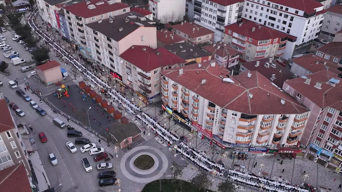 Tekirdağ\'ın Kapaklı ilçesinde 5 bin kişi iftar programında buluştu