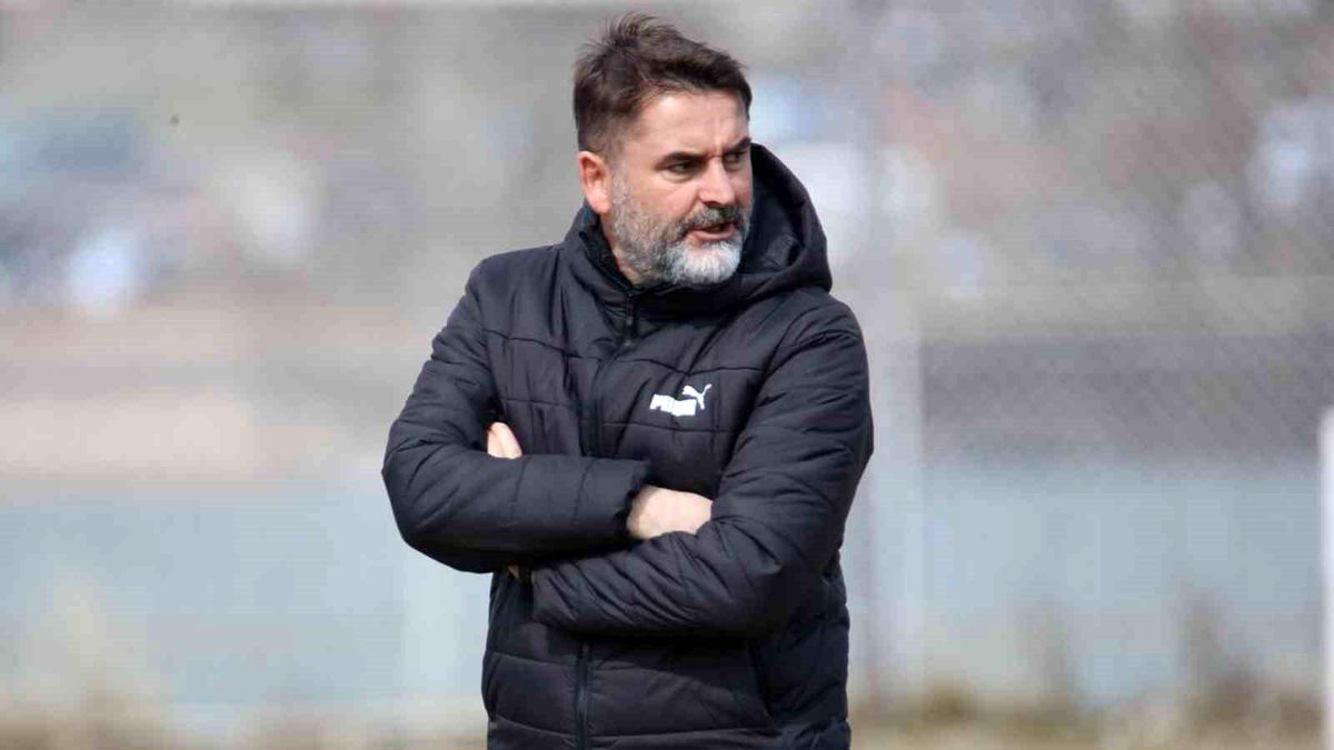 Elazığspor Teknik Direktörü Bülent Yenihayat, Karşıyaka maçını değerlendirdi