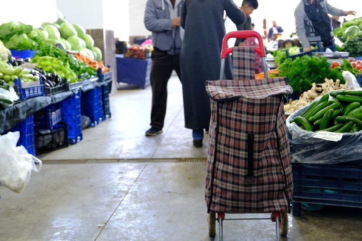 Ticaret Satış Hacmi Yıllık Azaldı, Perakende Satış Hacmi Arttı