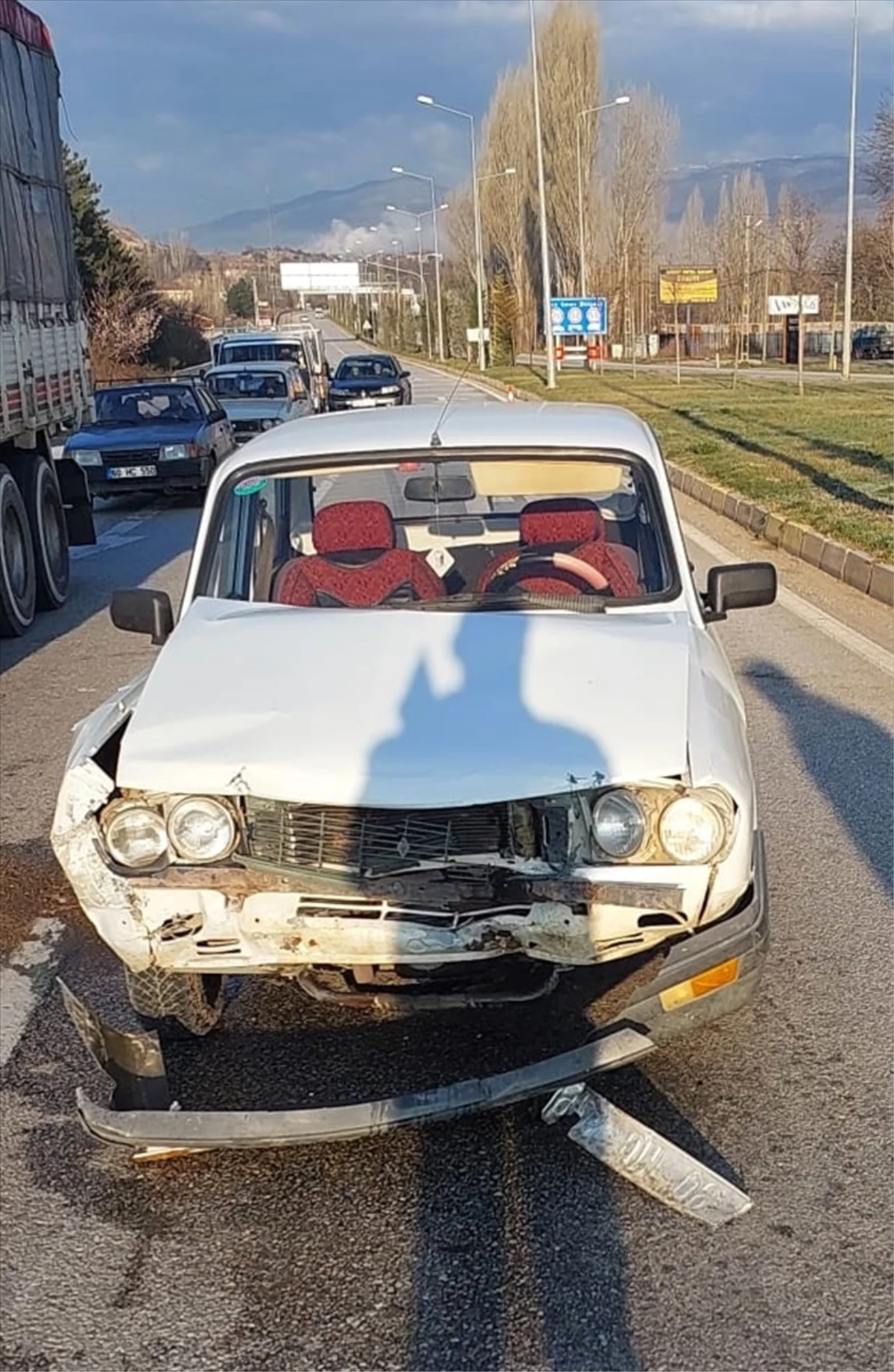 Tokat\'ta iki otomobilin çarpışması sonucu 2 kişi yaralandı