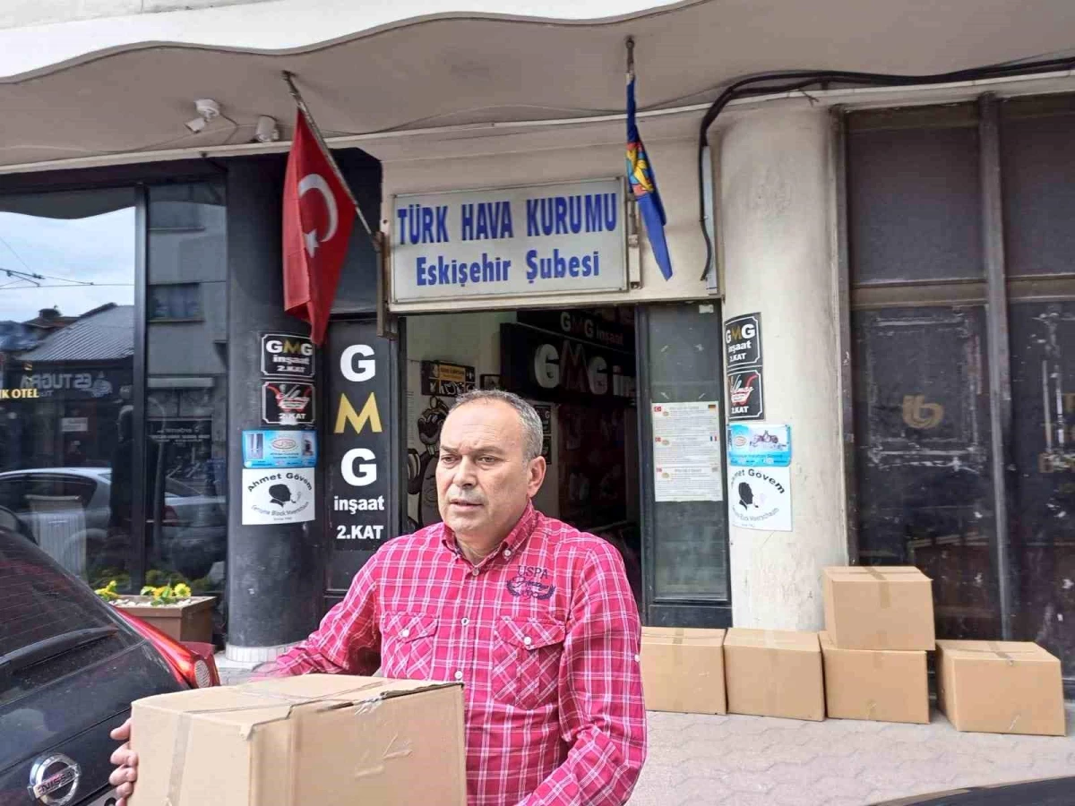 THK Eskişehir Şubesi Depremzedelere Ramazan Kolisi Yardımı Yaptı