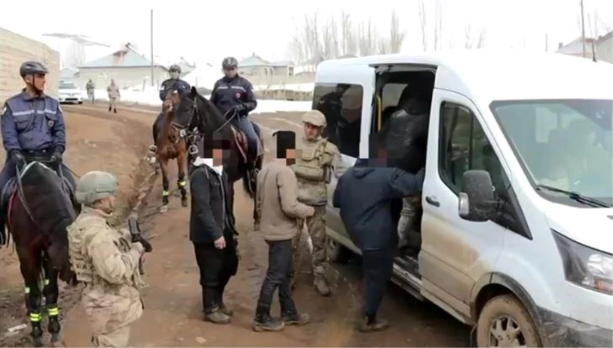 Van İl Jandarma Komutanlığı, 199 düzensiz göçmeni yakaladı