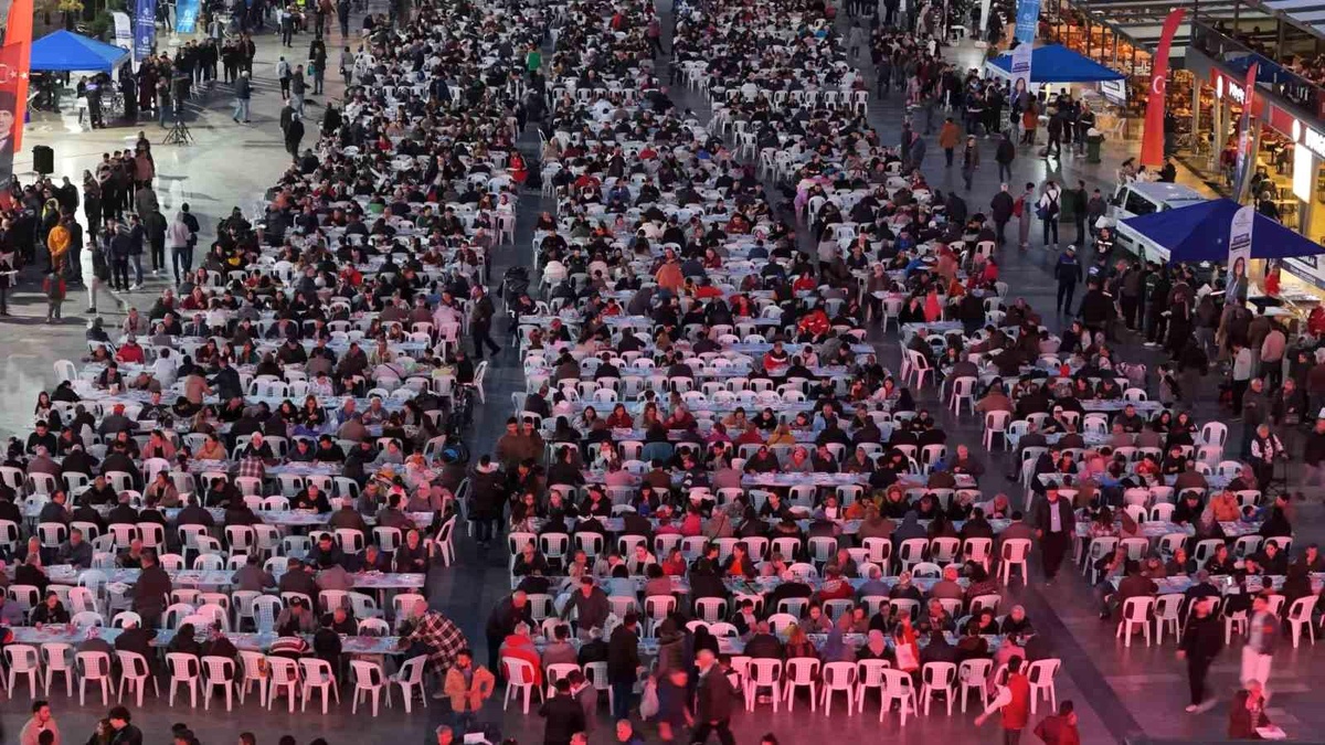 Aydın Büyükşehir Belediyesi Ramazan Ayı İftar Programları Düzenliyor