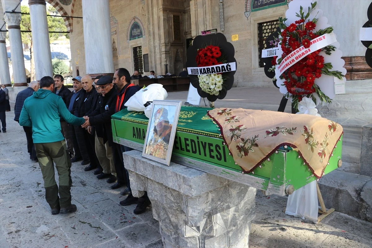 Aladağlar\'da hayatını kaybeden kadın rehber İsmet İnan\'ın cenazesi Amasya\'da toprağa verildi