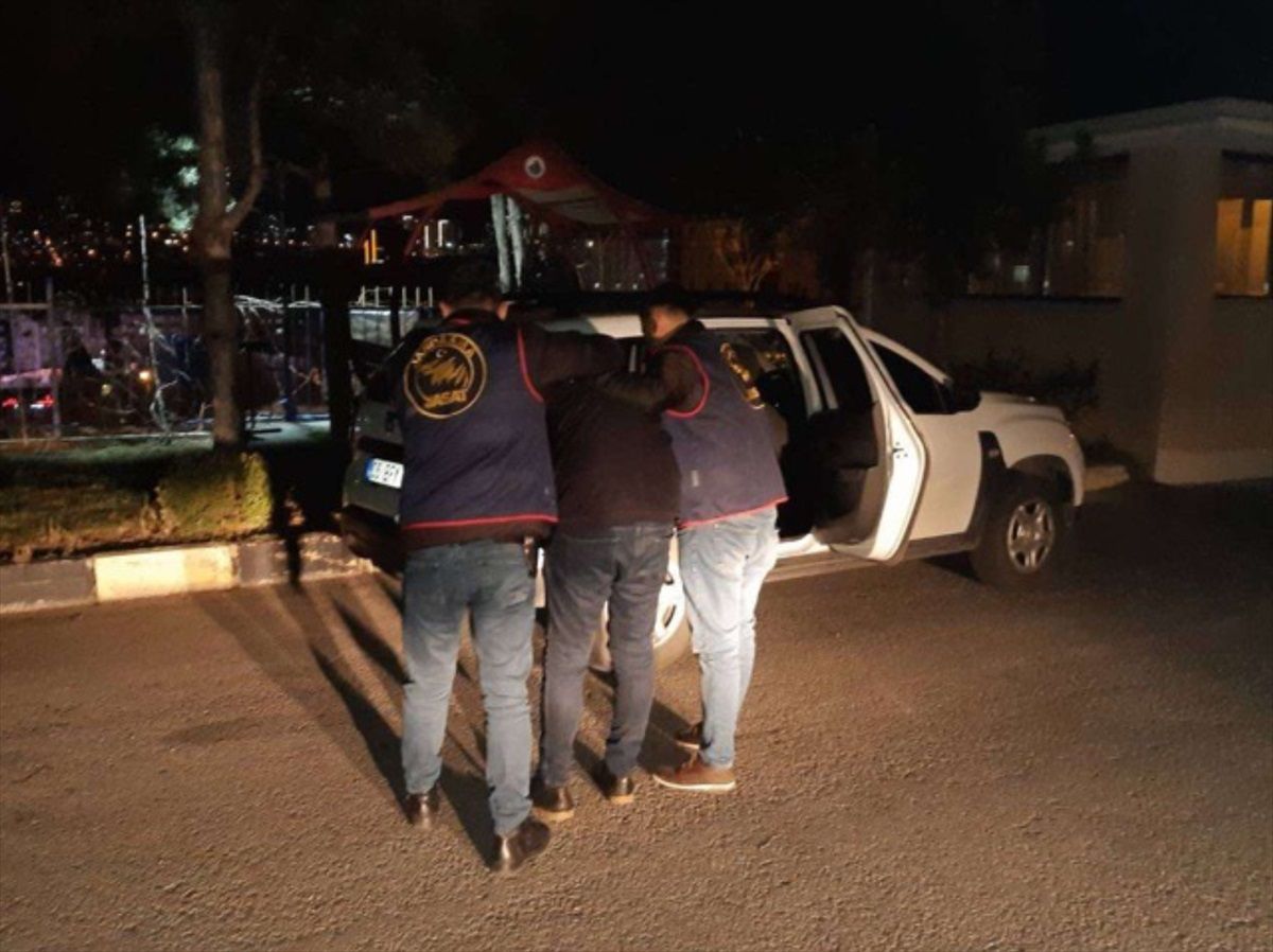 Ankara\'da dolandırıcılık suçundan aranan kişi yakalandı