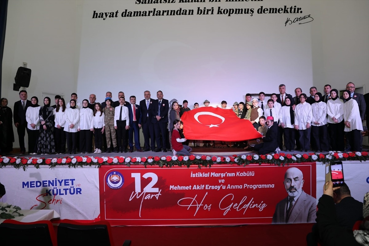 Bafra\'da İstiklal Marşı ve Mehmet Akif Ersoy Anma Günü Programı Düzenlendi