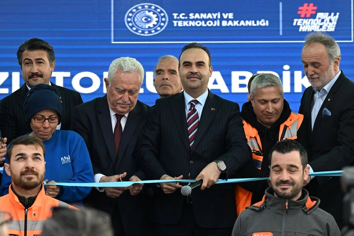 Sanayi ve Teknoloji Bakanı Kacır, Organize Sanayi Bölgesi\'nde Açılış Törenine Katıldı