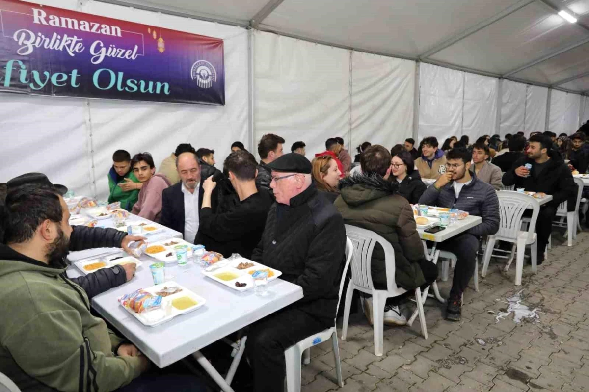 Odunpazarı Belediye Başkanı Ramazan ayının ilk iftarını açtı