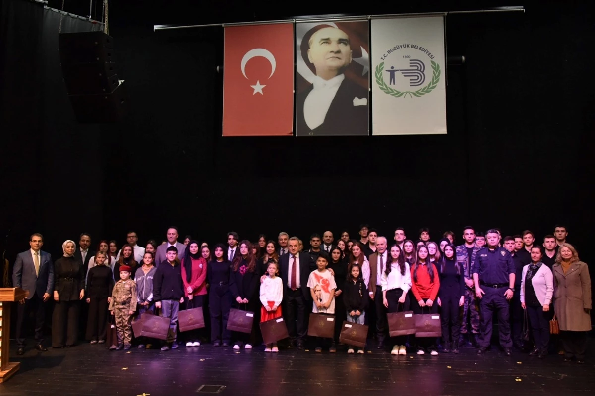 Bozüyük\'te İstiklal Marşı ve Mehmet Akif Ersoy Anma Programı Düzenlendi