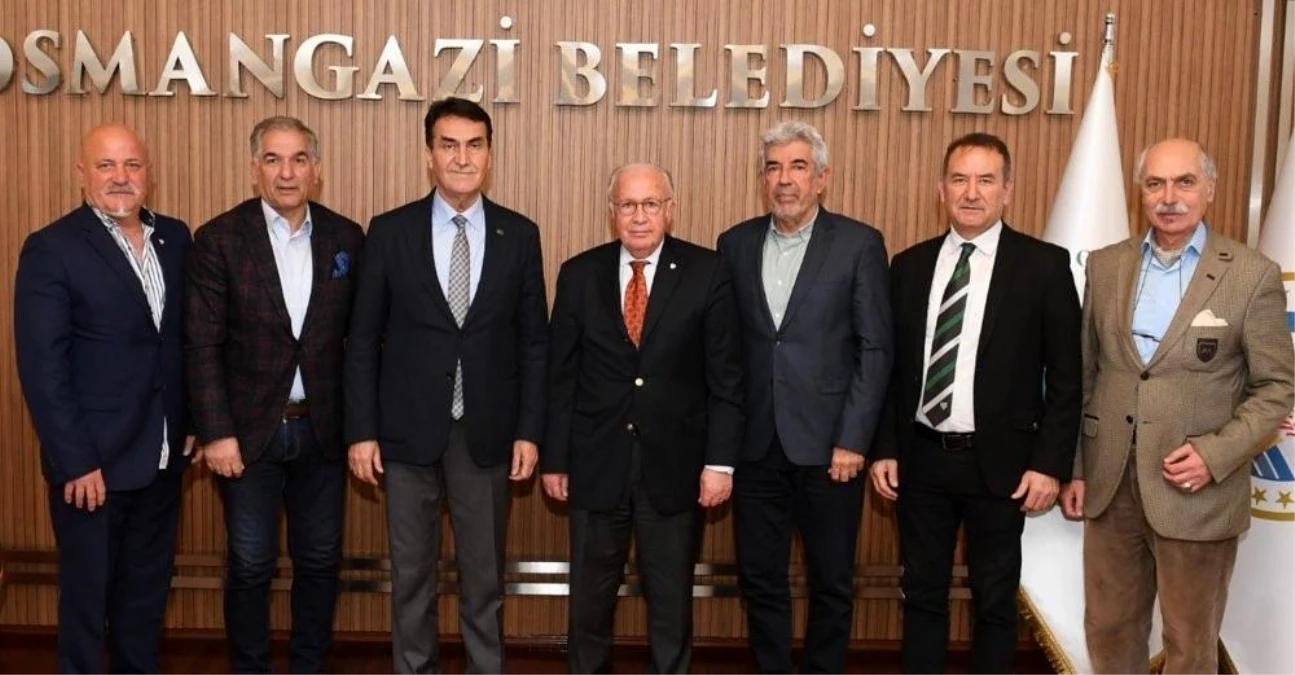 Bursaspor Kulübü, Osmangazi Belediye Başkanı Mustafa Dündar\'ı ziyaret etti