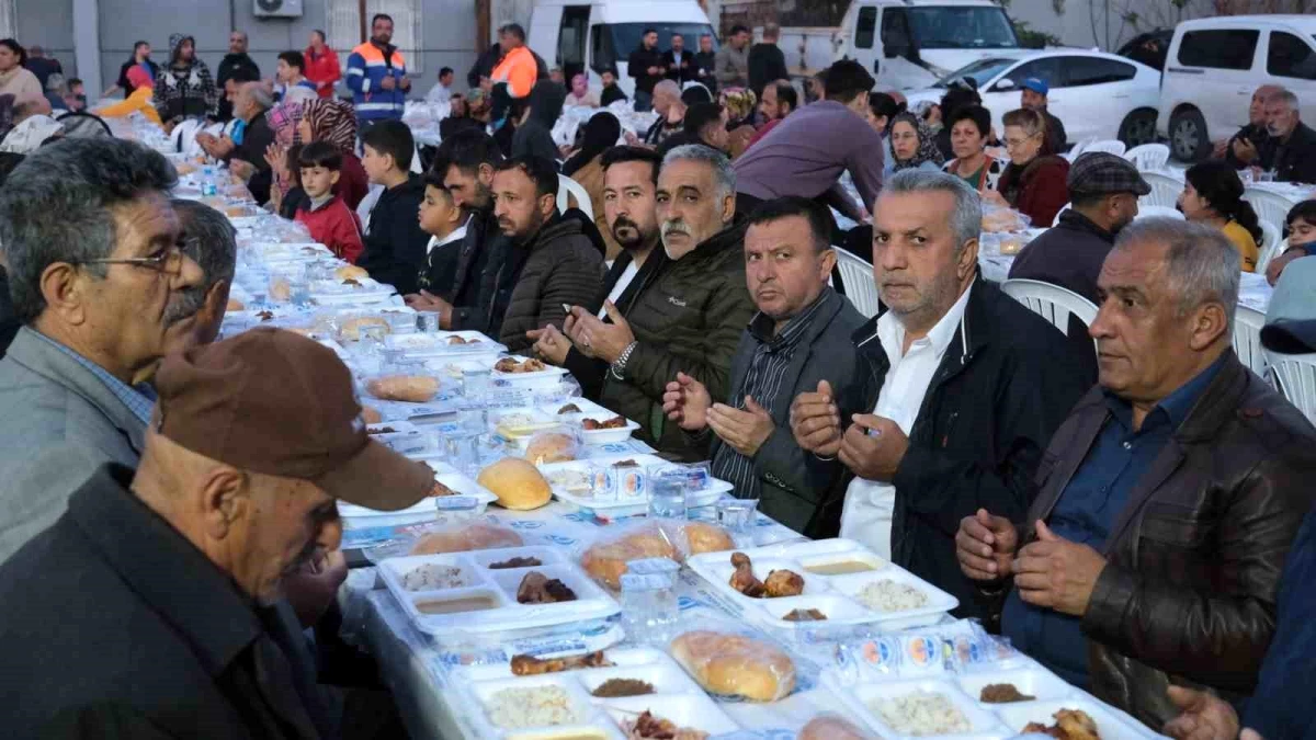 Adana Büyükşehir Belediyesi Ramazan Ayı\'nda Mahalle İftarları Düzenliyor