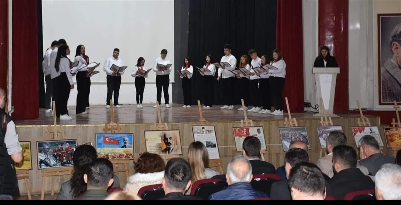 Çanakkale\'de İstiklal Marşı ve Mehmet Akif Ersoy Anma Günü Programı Düzenlendi