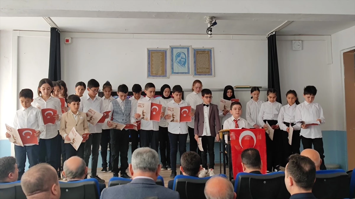 Çorum Oğuzlar İlçesinde İstiklal Marşı\'nın Kabulü ve Mehmet Akif Ersoy\'u Anma Günü Programı Düzenlendi