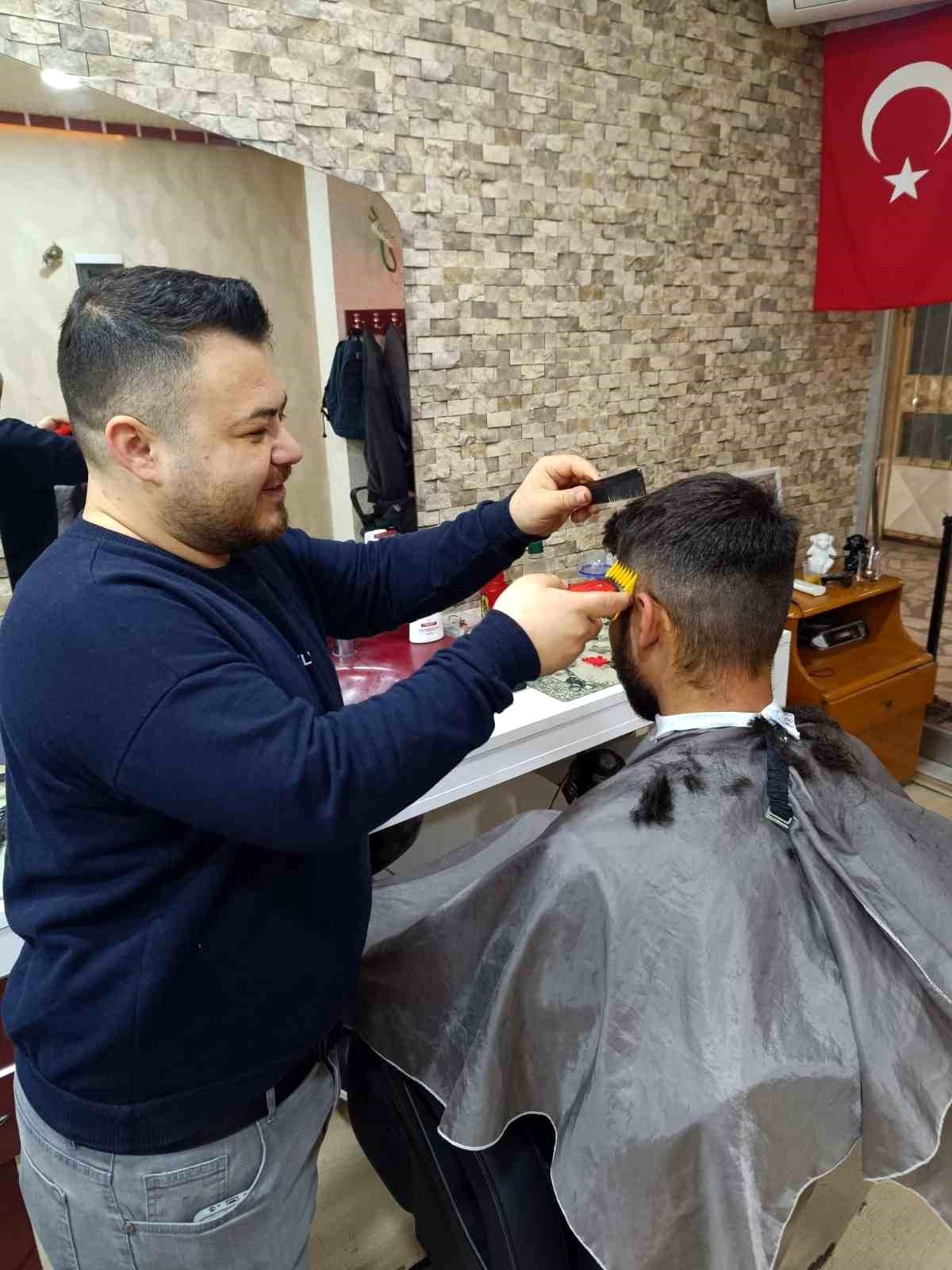 Didim\'de Berber Fiyatlarına Zam Yapıldı