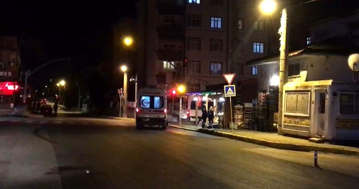 Kocaeli Derince\'deki dönerci dükkanında çıkan yangın kısa sürede söndürüldü