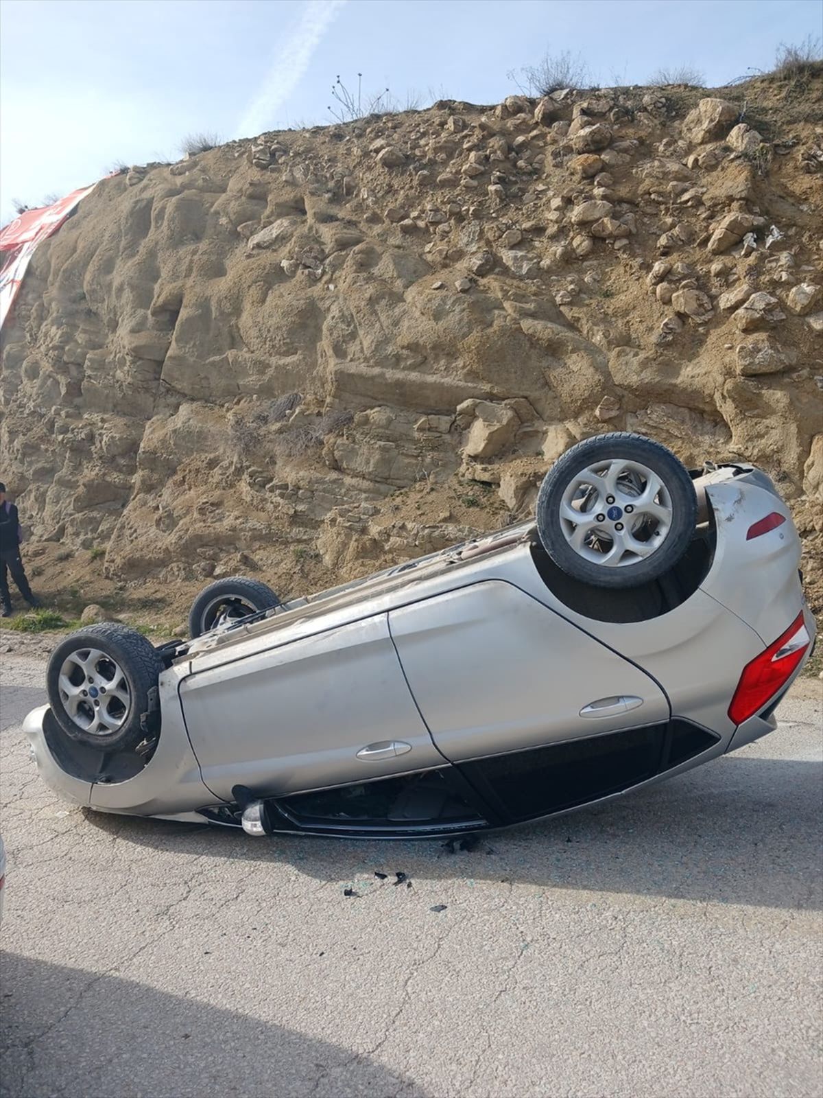 Elazığ\'da otomobil devrilmesi sonucu sürücü yaralandı