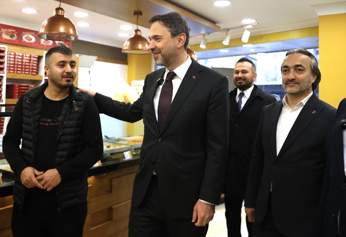 Enerji ve Tabii Kaynaklar Bakanı Alparslan Bayraktar İstanbul\'da ziyaretler gerçekleştirdi