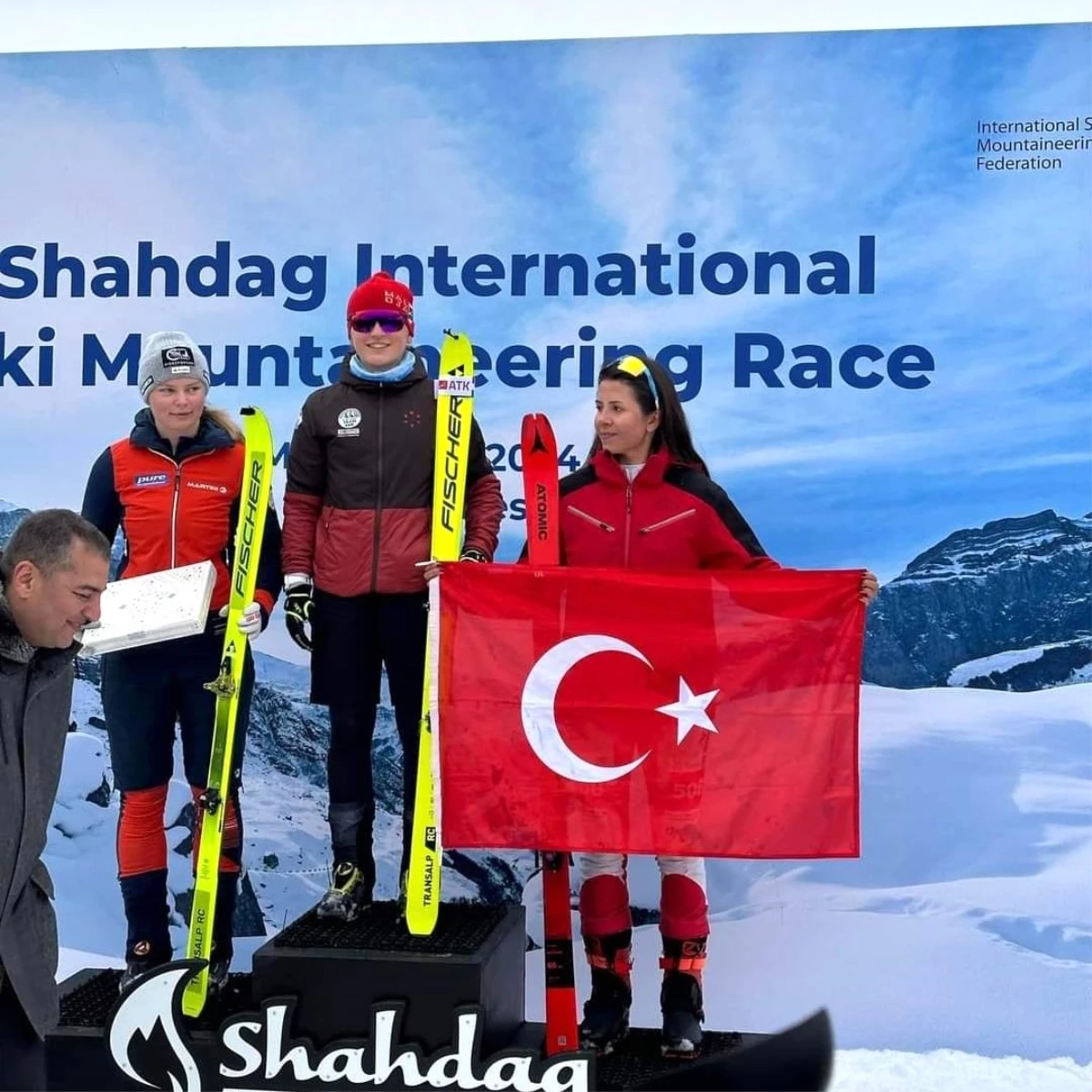 Kayserili Kayakçı Sueda Sultan Evci Azerbaycan\'da bronz madalya kazandı