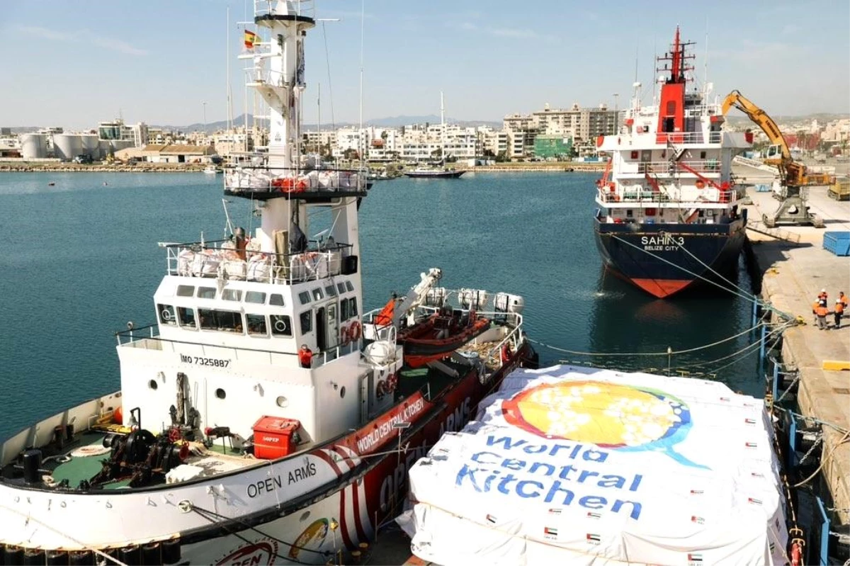 Open Arms gemisi Gazze\'ye yardım malzemesi götürüyor