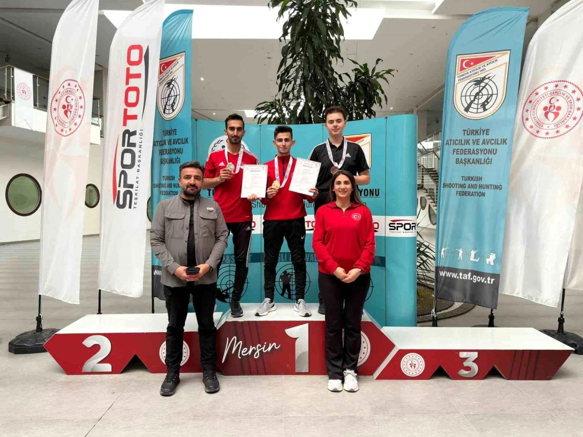 Erzincanlı sporcu Galip Berat Afal Türkiye şampiyonu olarak yeni Türkiye rekorunu kırdı