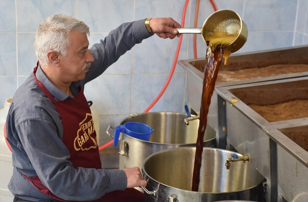 Meyan Şerbeti Ramazan Sofralarının Vazgeçilmezi