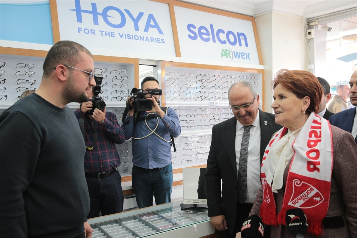 Meral Akşener, Bolu\'da esnaf ziyaretinde bulundu