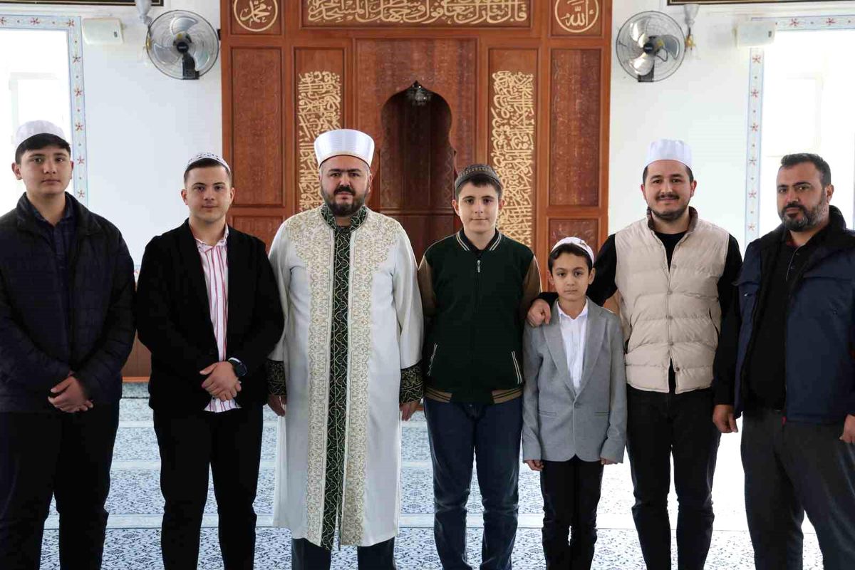 Kahramanmaraş\'ta Ramazan Ayında Camilerde Mukabele Geleneği Devam Ediyor