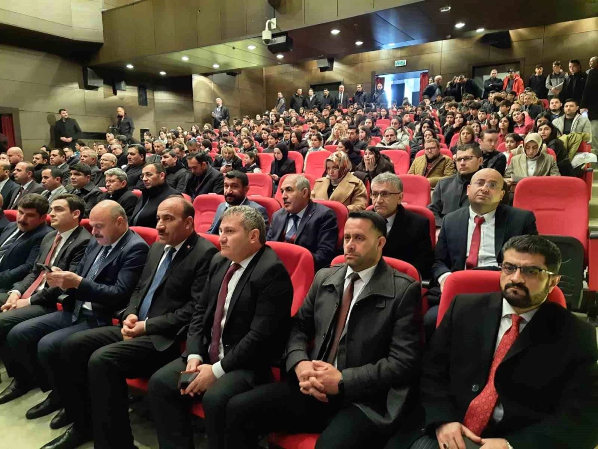 Kars\'ta İstiklal Marşı\'nın Kabulü ve Mehmet Akif Ersoy\'u Anma Günü Programı Düzenlendi