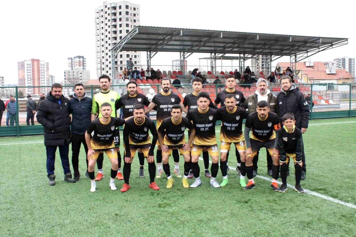 Kayseri Ömürspor Yeni Mahallespor\'u 2-0 yenerek liderliğini sürdürdü