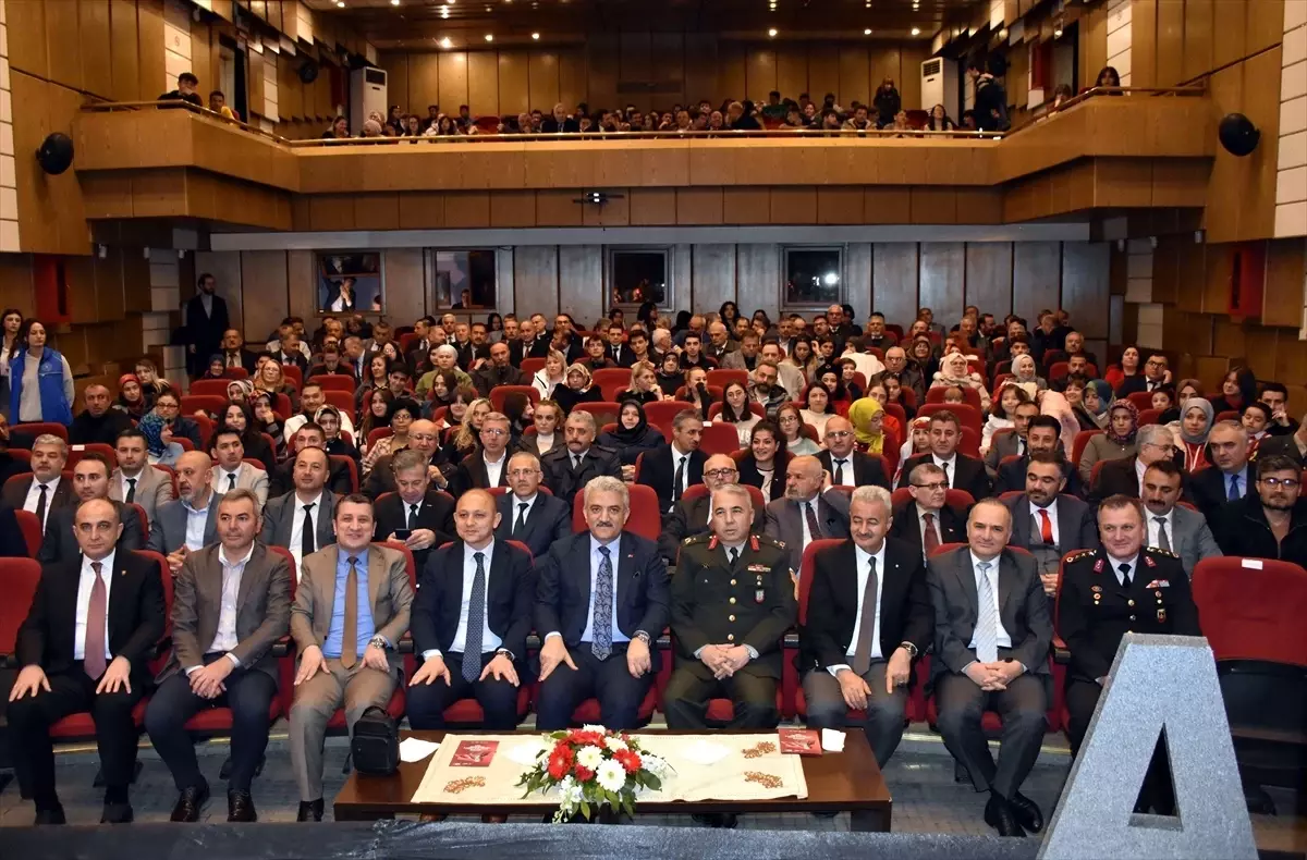 Kırıkkale\'de İstiklal Marşı\'nın Kabulü ve Mehmet Akif Ersoy\'u Anma Günü programı düzenlendi