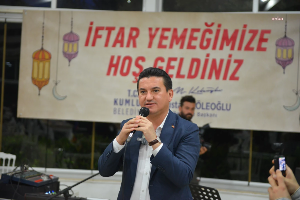 Kumluca Belediye Başkanı Mustafa Köleoğlu, personeliyle iftar yemeğinde buluştu