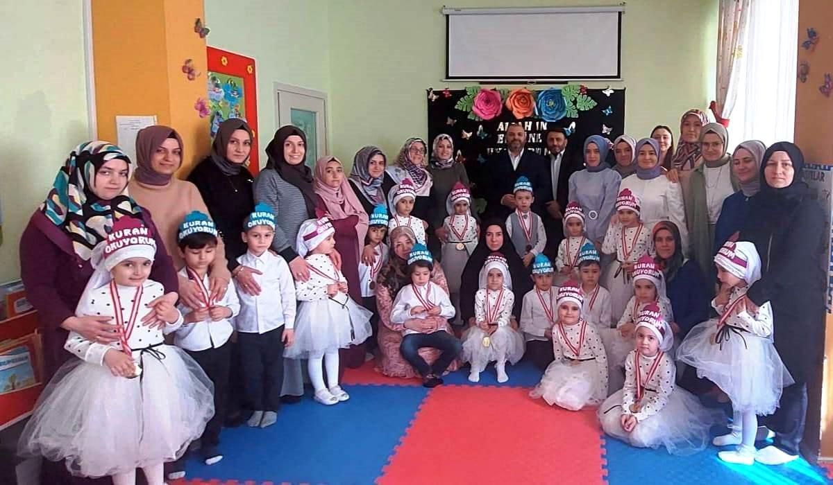 Kütahya\'da Kur\'an Kursunda Eğitim Gören Öğrenciler İçin \'Kur\'an\'a Başlama\' Programı Düzenlendi