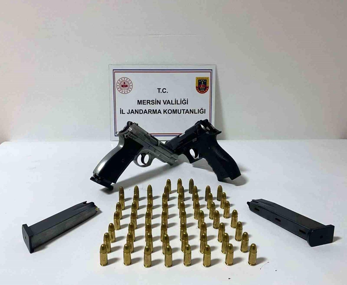 Mersin Erdemli\'de Jandarma Operasyonu: 5 Şüpheli Yakalandı