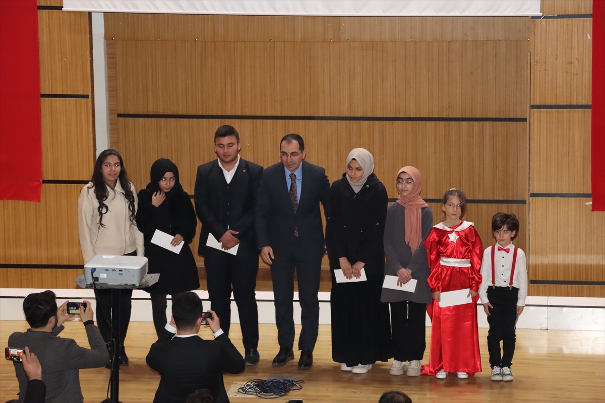 Midyat\'ta İstiklal Marşı\'nın Kabulü ve Mehmet Akif Ersoy\'u Anma Günü Programı Düzenlendi