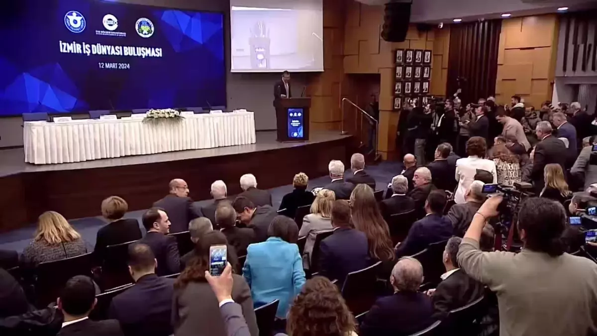 Özel,"Faizin Sebep Enflasyonun Sonuç Olduğuna Kendinden Başka İnanan Yokken Bu Yöntemi Israrla Uyguladı"