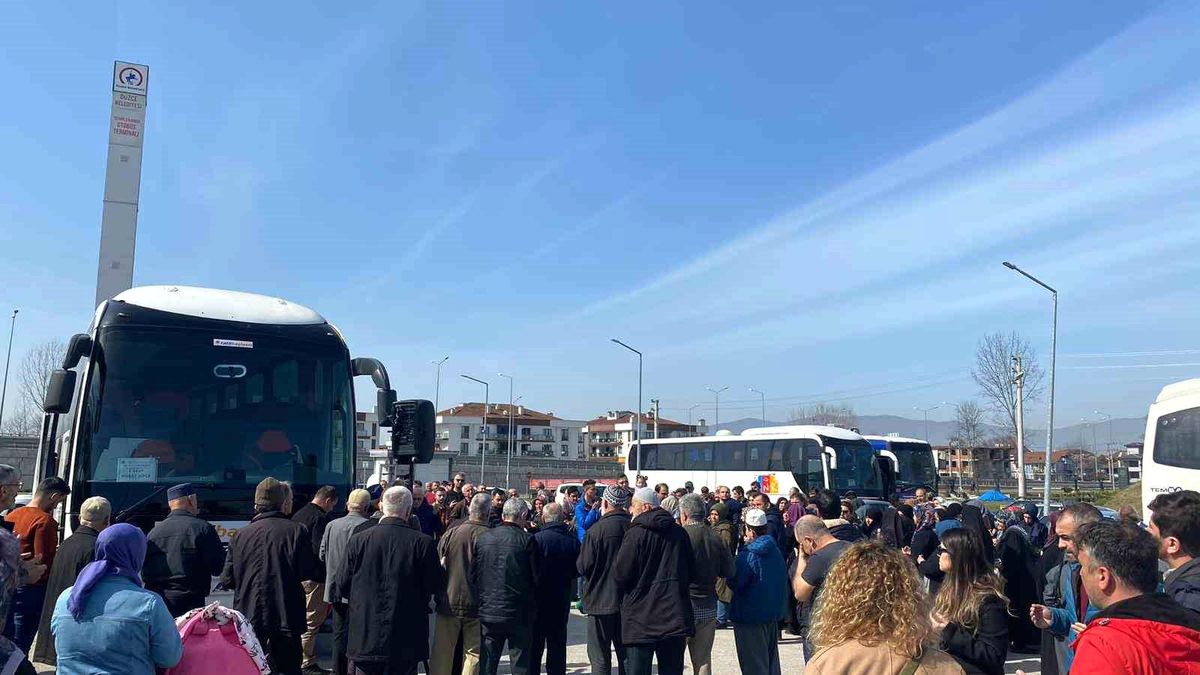 Düzce\'den Kutsal Topraklara Uğurlanan 28 Kişilik Kafile