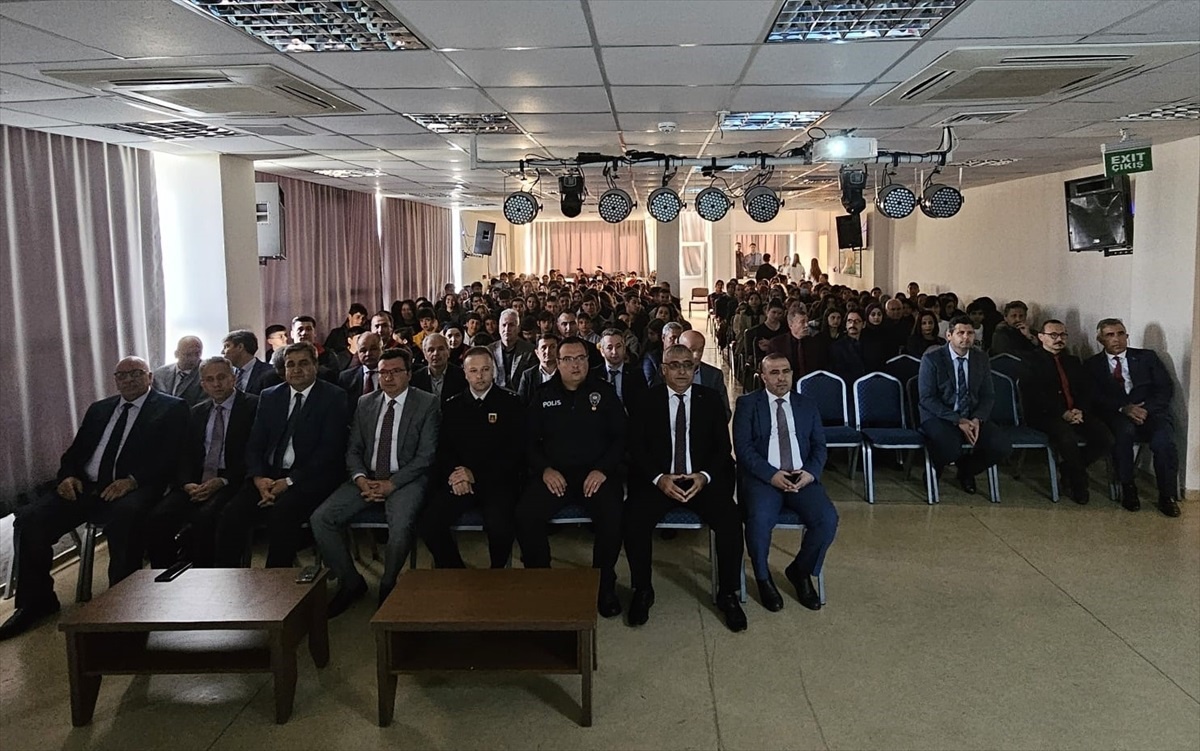 Serik\'te İstiklal Marşı\'nın Kabulü ve Mehmet Akif Ersoy\'u Anma Günü Töreni Düzenlendi