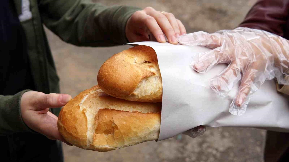 Tarsus Belediyesi Ramazan Ayında Uygun Fiyatlı Ekmek Sattı