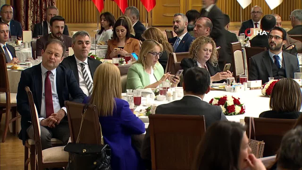 TBMM Başkanı Kurtulmuş: "Ramazan\'ın dünyadaki bütün masum milletlerin kurtuluşuna vesile olmasını temenni ediyorum"