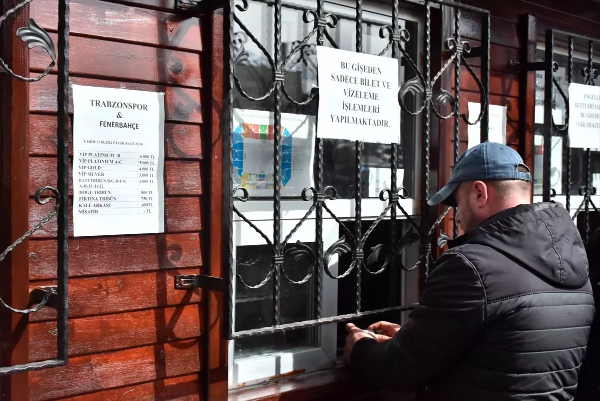 Trabzonspor-Fenerbahçe maçının biletleri satışa çıktı