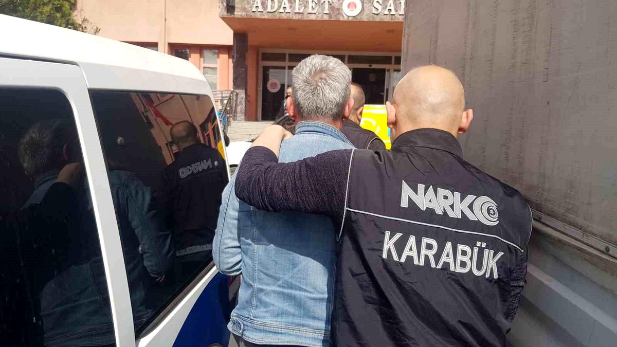 Karabük\'te düzenlenen uyuşturucu operasyonunda 2 kişi tutuklandı